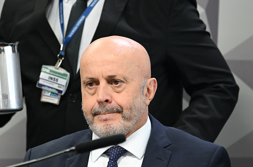 ‘Careca do INSS’ não responde perguntas de relator, mas nega participar de fraude