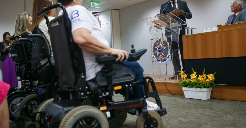 Mesmo com escolaridade, pessoas com deficiência têm menos empregos