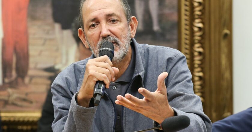 Rainha diz que governo ainda tem muito a fazer pela reforma agrária