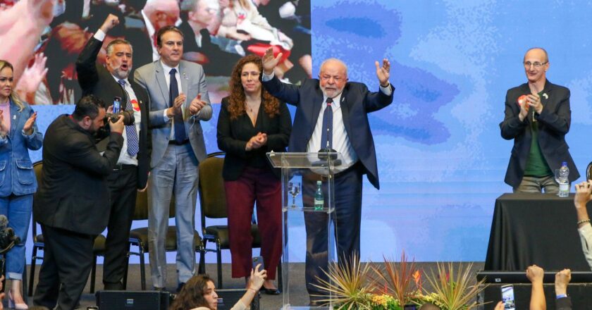 Lula enaltece profissionais da saúde no combate à covid-19