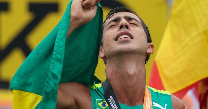 Brasil abre Mundial de atletismo com bronze de Caio Bonfim na marcha