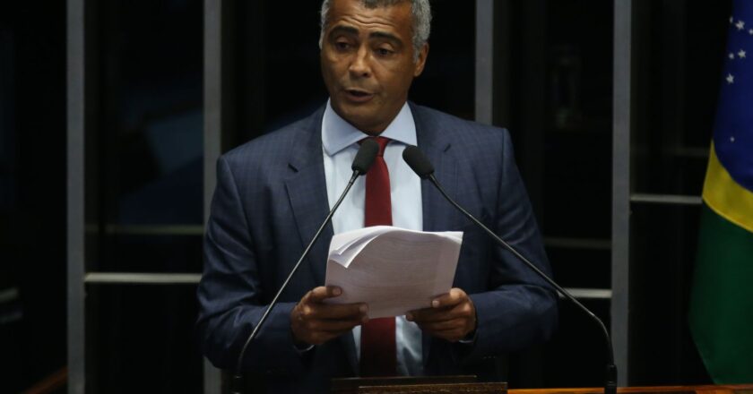 Romário é internado com infecção intestinal