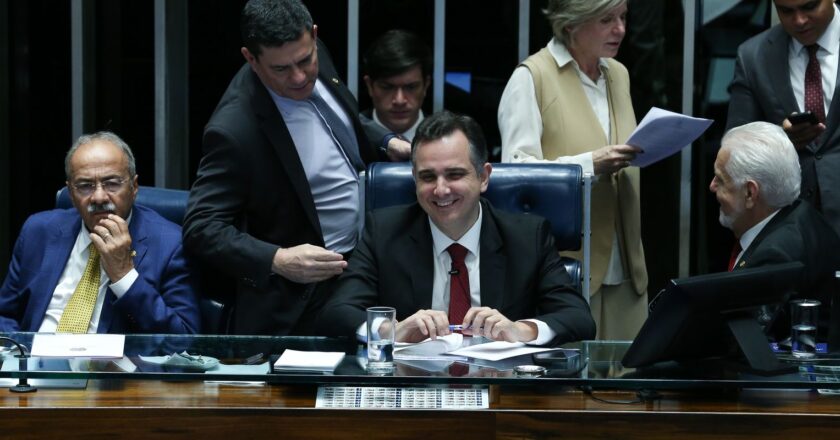 Senado aprova projeto com normas para ensino em tempo integral
