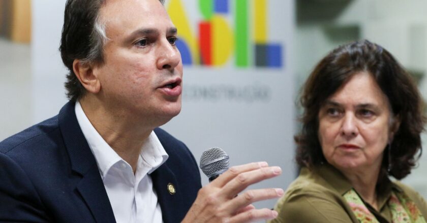 Governo anuncia 1.719 municípios aptos a receber 95 cursos de medicina