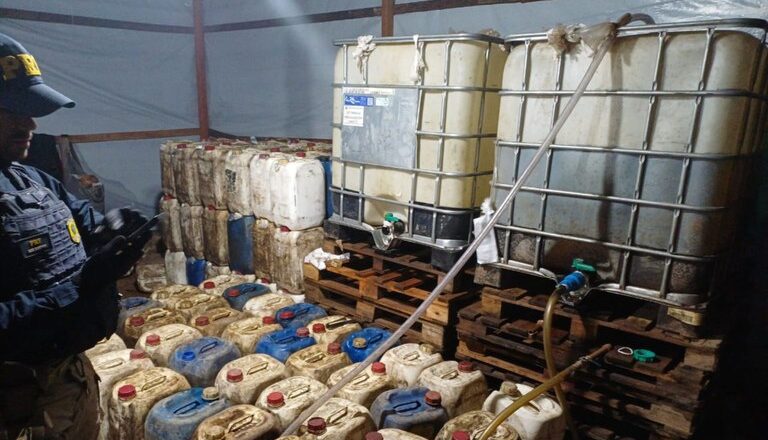 Operação apreende diesel e alimentos em ação contra garimpo em Roraima