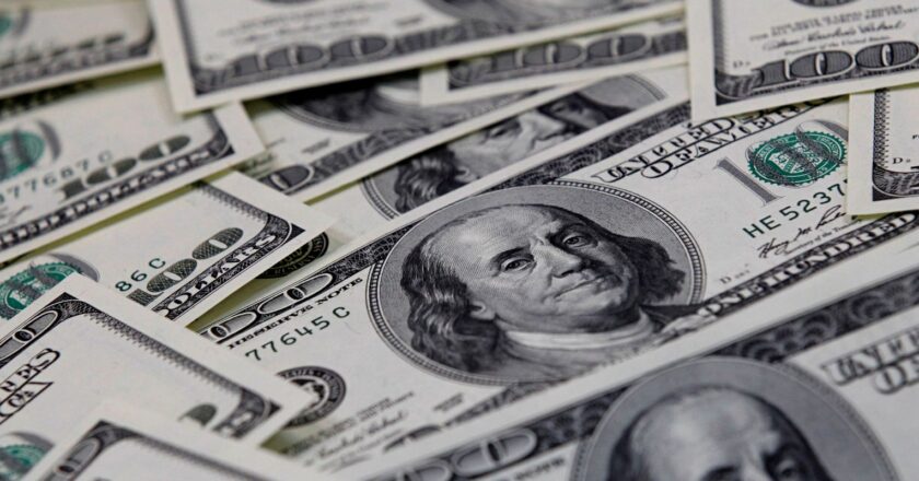 Contas externas têm saldo negativo de US$ 843 milhões em junho