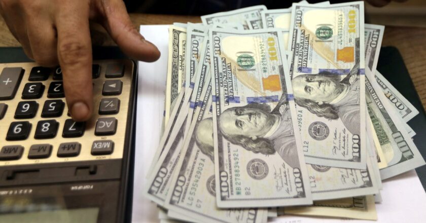 Dólar encosta em R$ 5,17 após fim do feriado de carnaval