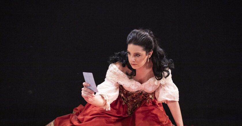 Theatro Municipal do Rio comemora 114 anos com ópera Carmen