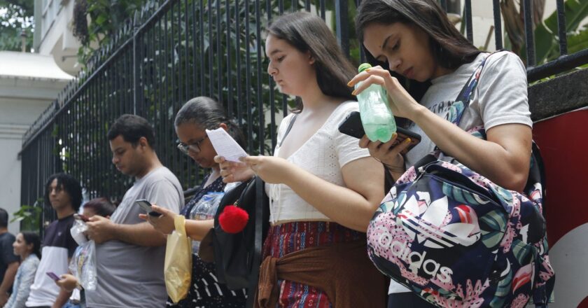 Número de jovens que não estudam nem trabalham cai para 4,6 milhões