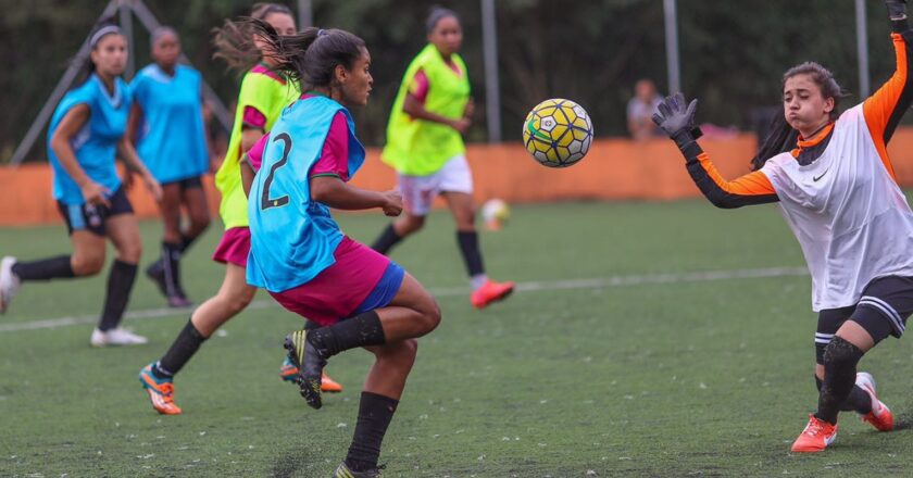El fútbol femenino sigue siendo predominantemente amateur en Brasil