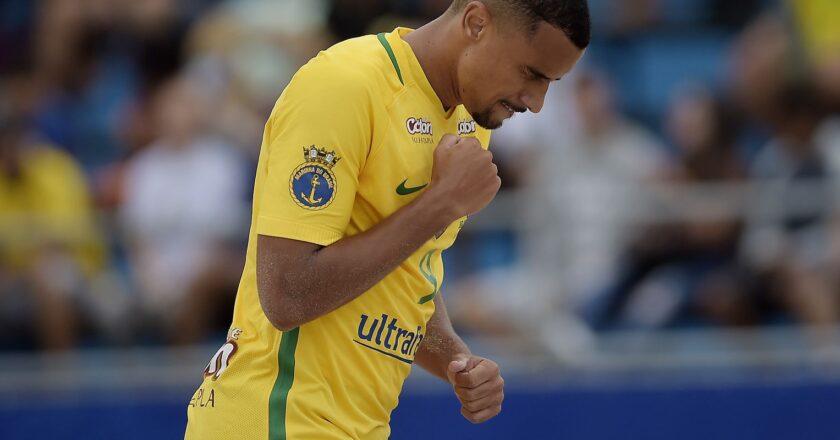 Rodrigo e Adriele são escolhidos melhores do mundo no Beach Soccer