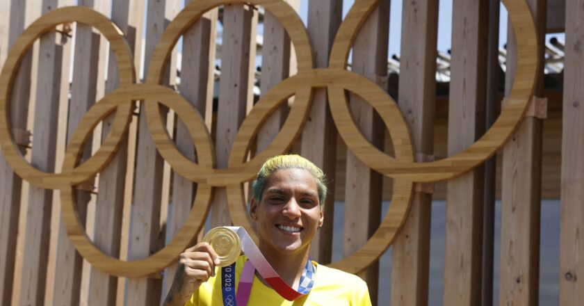 Por bi olímpico, Ana Marcela Cunha se desafia com mudança para Itália