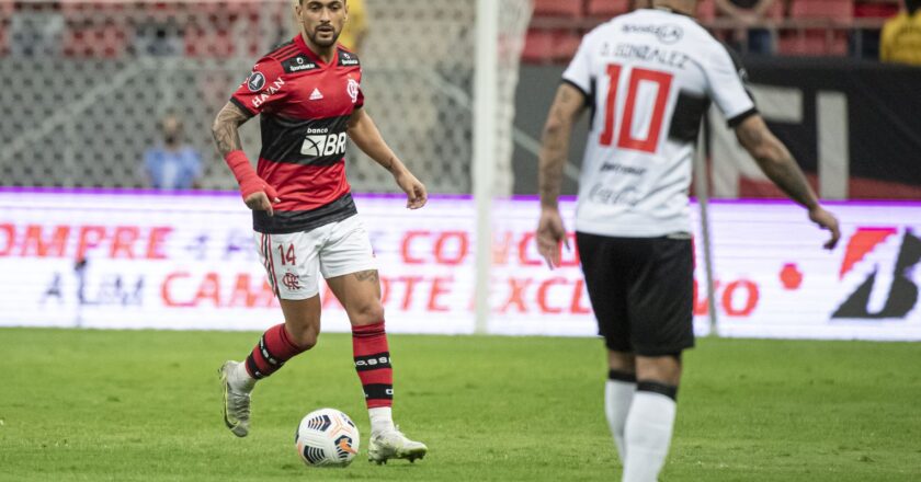 Flamengo recebe Olimpia no Maracanã pelas oitavas da Libertadores