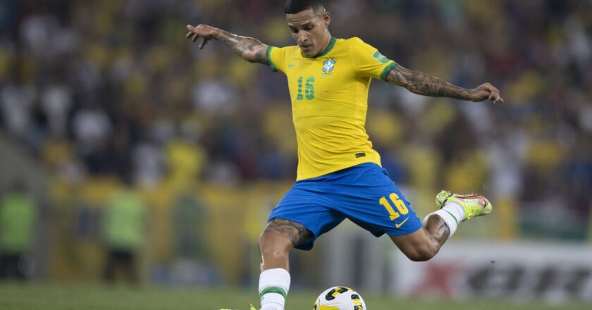 Guilherme Arana é convocado para defender o Brasil nas Eliminatórias