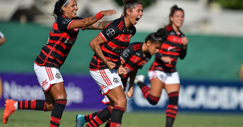 Flamengo goleia Santos por 7 a 0 no Brasileiro Feminino