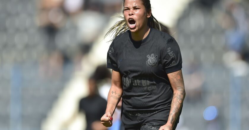 Corinthians vence e amplia vantagem na ponta do Brasileiro Feminino