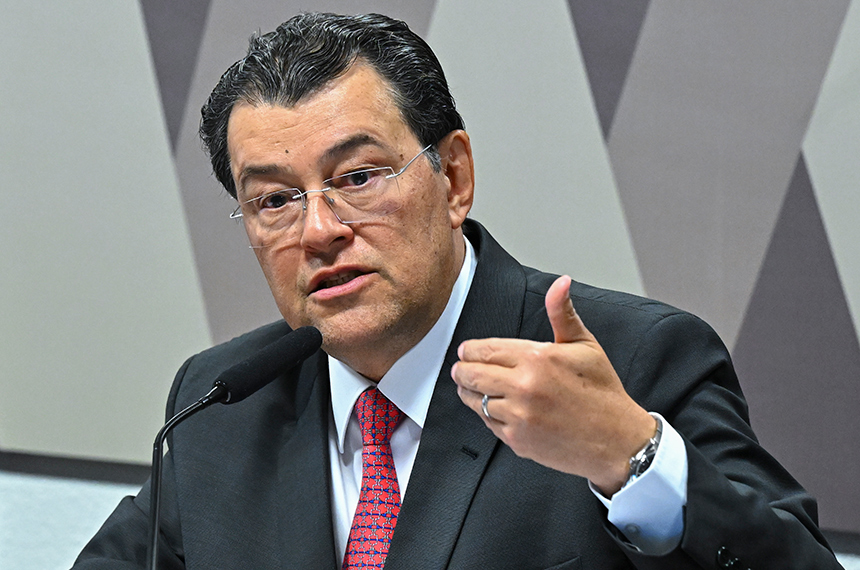 Adiada votação da MP que busca limitar custos da energia ao consumidor