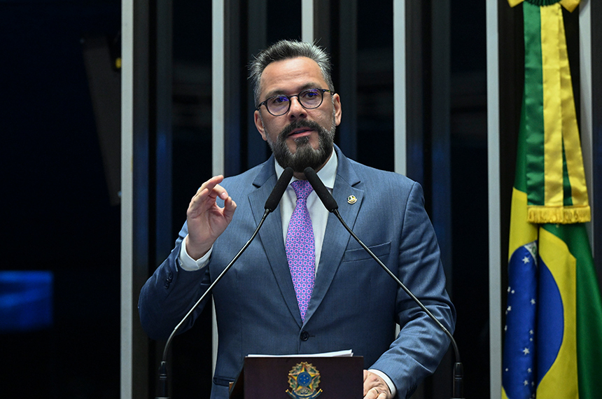 Em discurso, à tribuna, senador Alan Rick (União-AC).