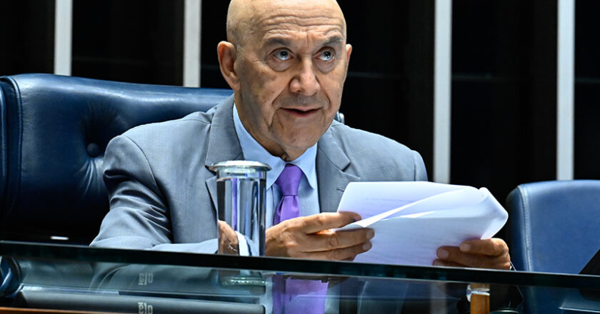 Ao comentar reportagem, Confúcio Moura defende prioridade para educação