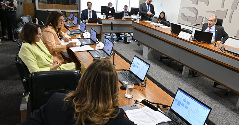 Autistas e alérgicos têm direito de levar sua comida a restaurantes, aprova CAS