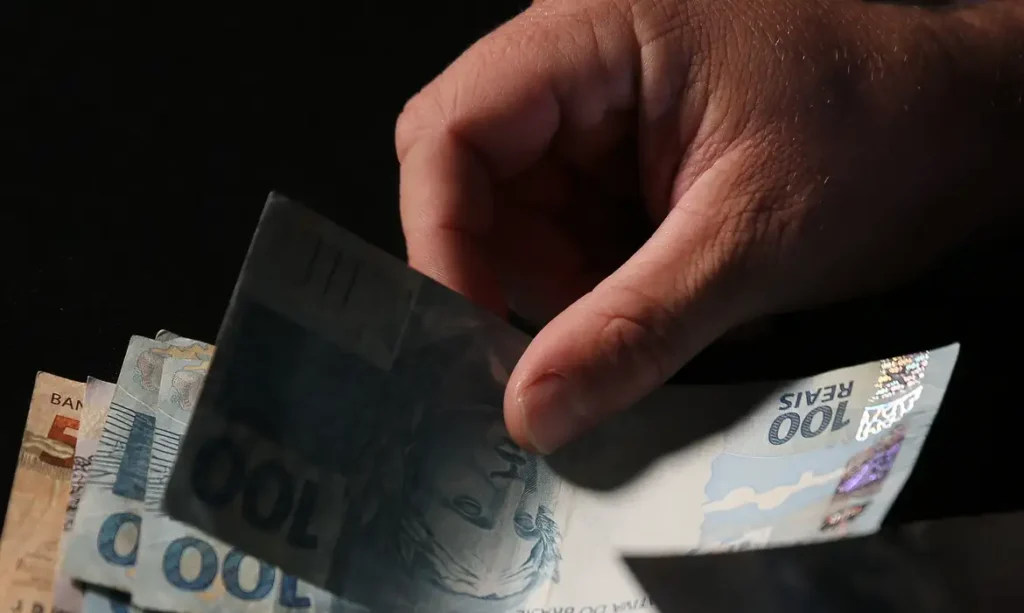 Auxílio Emergencial pago indevidamente: 177 mil famílias devem devolver R$ 478 milhões