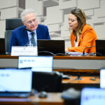 CAE aprova uso do Fundeb para pagar profissional que atende aluno autista