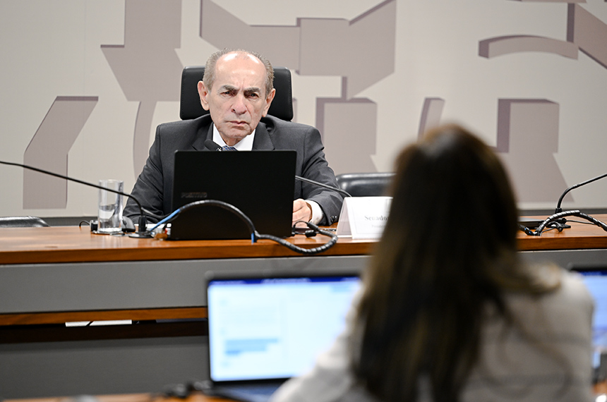 Em pronunciamento, à bancada, senadora Dra. Eudócia (PL-AL).