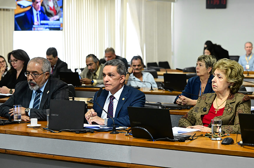 CE analisa inclusão de saberes indígenas e quilombolas no ensino técnico