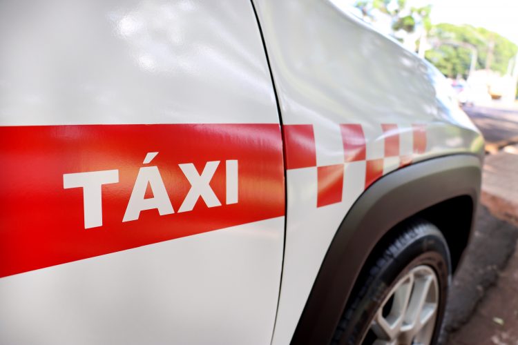 CMTU abre prazo para recadastramento de taxistas