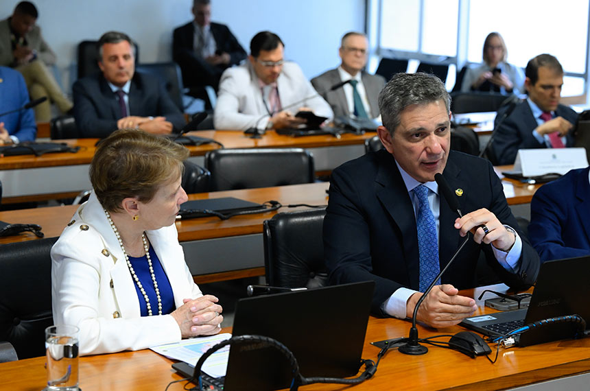 CRE adia votação de projeto que facilita registro de terras em fronteiras