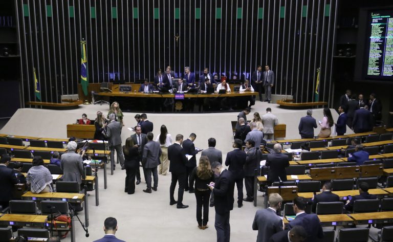 Câmara aprova projeto que torna crime obstruir o combate ao crime organizado - Notícias