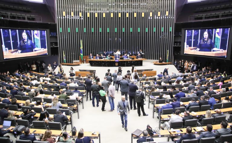 Homenagem ao Dia Nacional do Empreendedor e ao Simples Nacional.