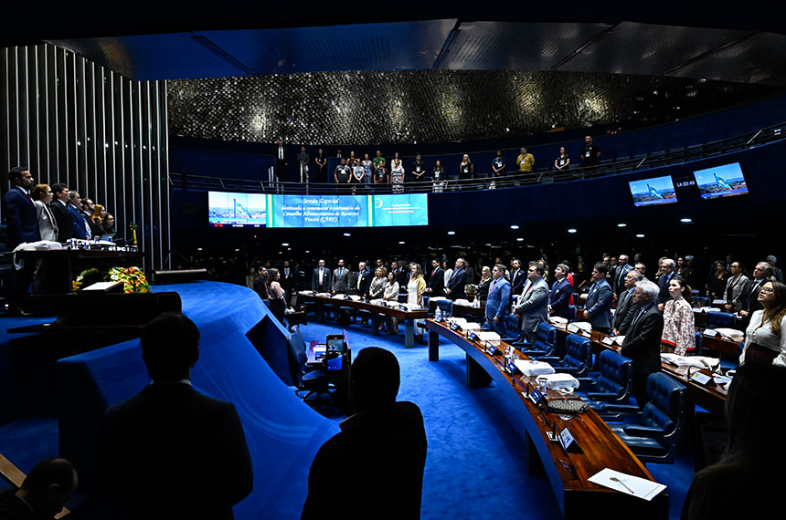 Carf completa 100 anos e é homenageado em sessão especial do Senado