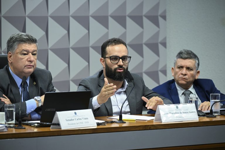 Cícero Santos admite à CPMI do INSS ter aberto empresas para entidade de agricultores - Notícias