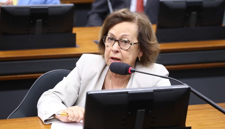 Comissão aprova projeto que prevê apoio a apresentações artísticas nos transportes públicos – Notícias