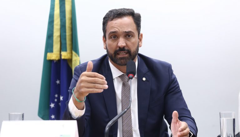 Comissão aprova projeto que prevê desembarque fora da parada de ônibus durante a noite – Notícias