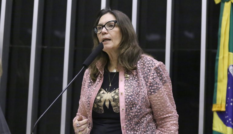 Comissão aprova projeto que suspende mudança em regra para privatização – Notícias