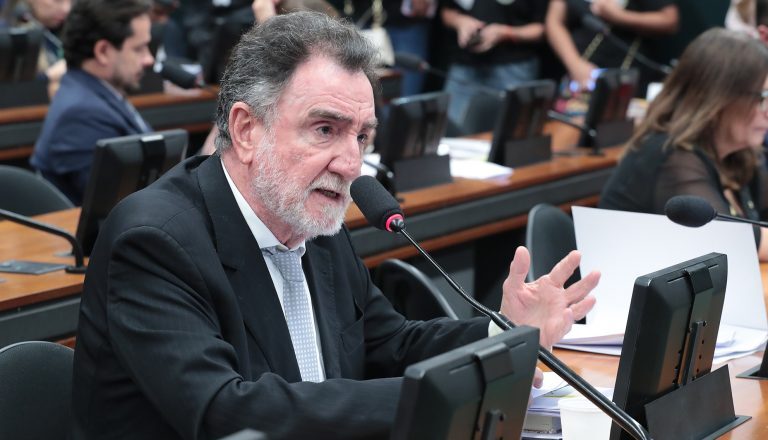 Comissão aprova valorização de mestres responsáveis por difundir tradição oral – Notícias