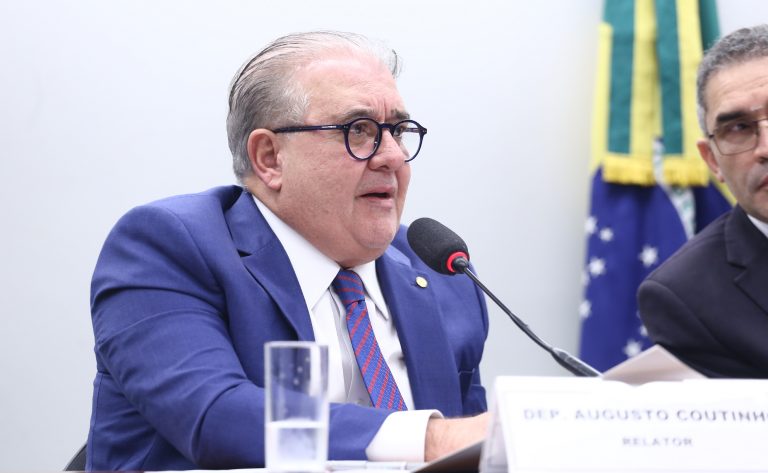 Audiência Pública - Empresas operadoras de plataforma digital de serviços não relacionados a transporte e coleta/entrega de bens. Dep. Augusto Coutinho (REPUBLICANOS-PE)