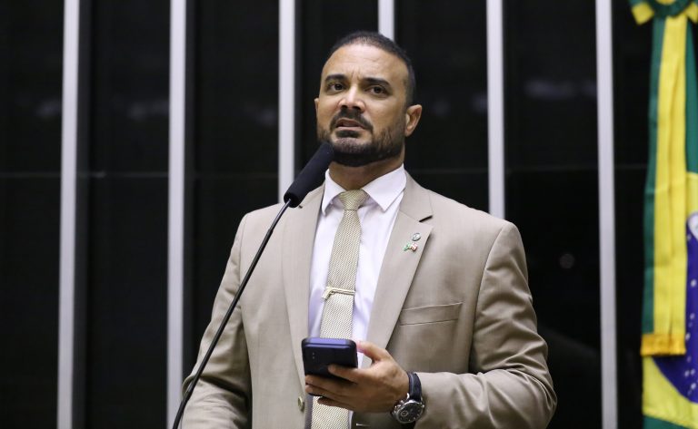 Deputado Capitão Alden (PL-BA) fala no Plenário na Câmara dos Deputados
