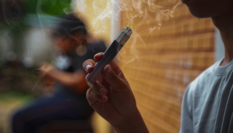 Comissões debatem resolução da Anvisa e convenção internacional sobre controle do tabaco – Notícias