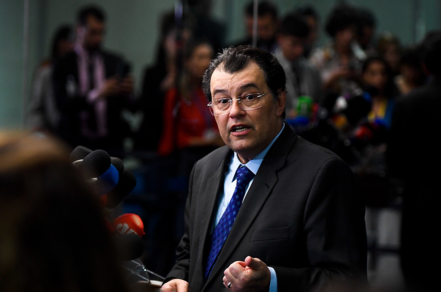 Consumidor não será penalizado por impasses da transição energética, diz Braga — Senado Notícias