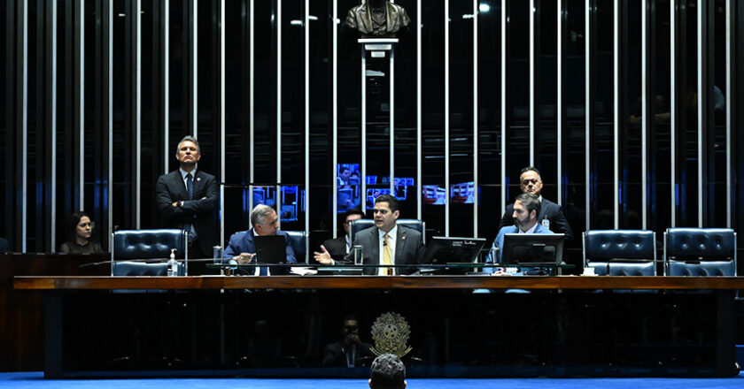 Criação de sistema eletrônico para agilizar compras públicas segue para sanção