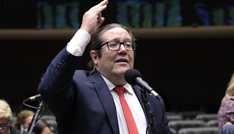 Deputado ressalta importância de valorizar professores; ouça – Notícias