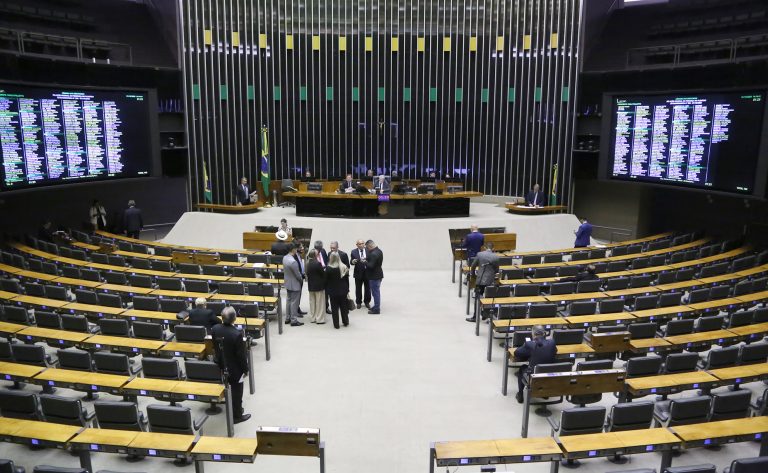 Discussão e votação de propostas legislativas