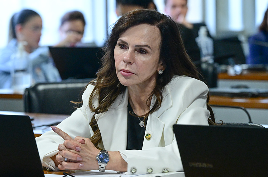 À bancada, senadora Professora Dorinha Seabra (União-TO).