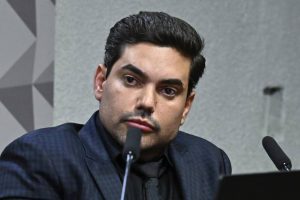 Ex-presidente de associação suspeita de fraude no INSS se cala na CPMI - Notícias