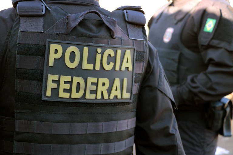 Firma de escolta armada protegia transporte de contrabando. PF frusta esquema