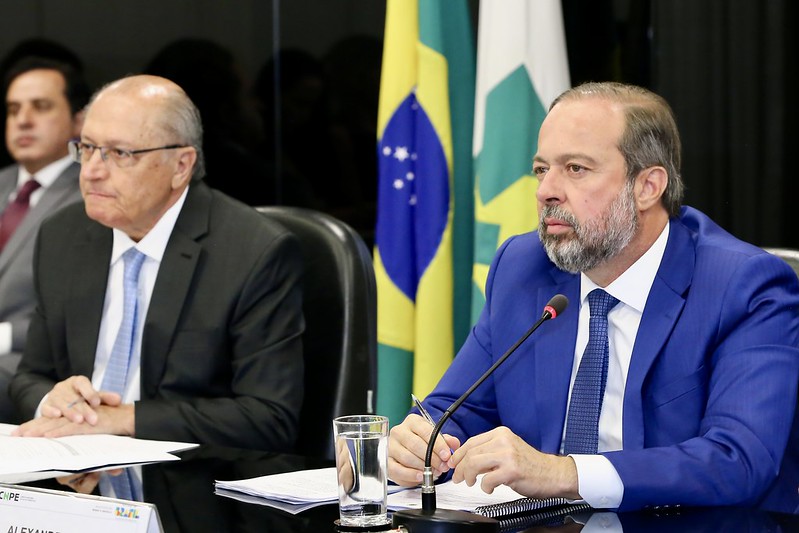 Governo elabora programa para obter energia a partir do calor do centro da Terra