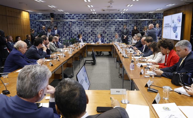 Apresentação final do relatório e dos anteprojetos de lei da Reforma Administrativa, elaborados pelo Grupo de Trabalho.